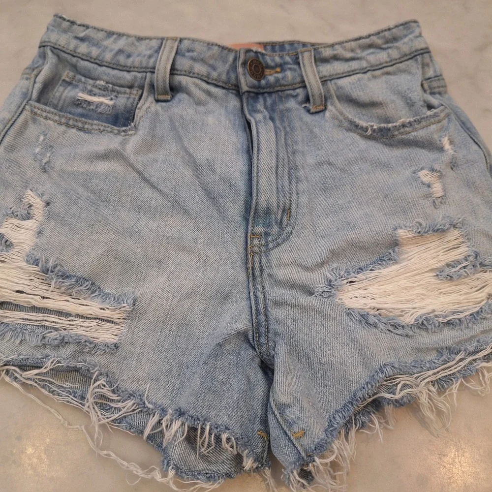 Show Me Your Mumu Phoenix Shorts Sz 24 (*28) Distressed Denim Cyprus Sea Cutoffs
